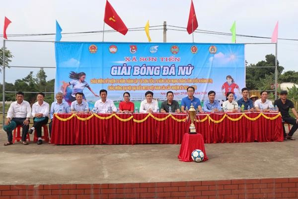 Sơn Tiến khai mạc giải bóng đá Nữ năm 2024